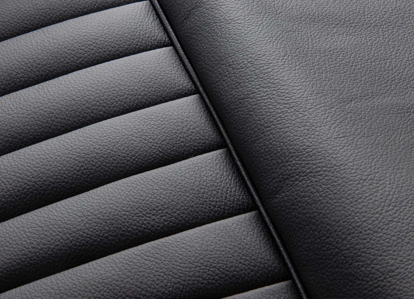 Ledersitzbezüge
Leather seat covers
Housses de siège en cuir
L