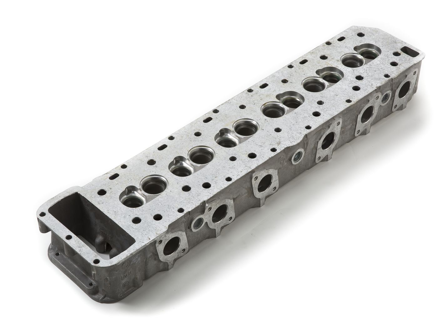 Zylinderkopf
Cylinder head
Culasse
Głowica cylindrowa
Cylinderk