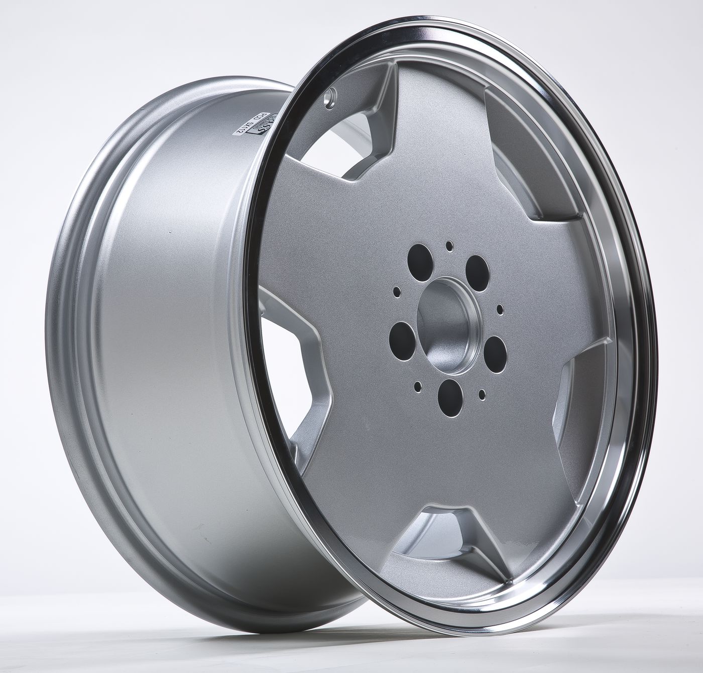 Leichtmetallrad
Alloy wheel
Jante en alliage
Felgi z lekkich met
