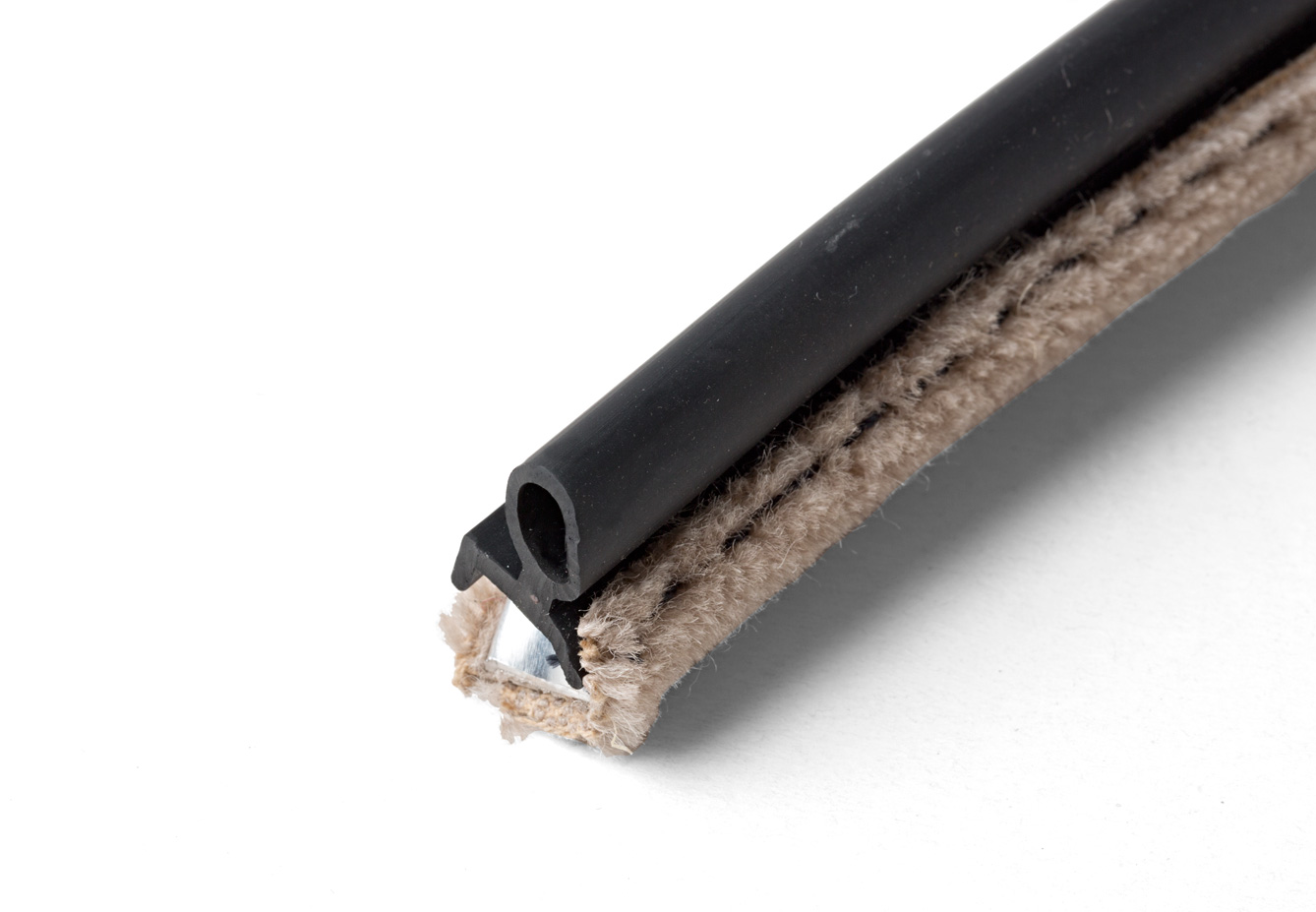 Velours-Türdichtung
Furflex door seal
Joint de portière en v