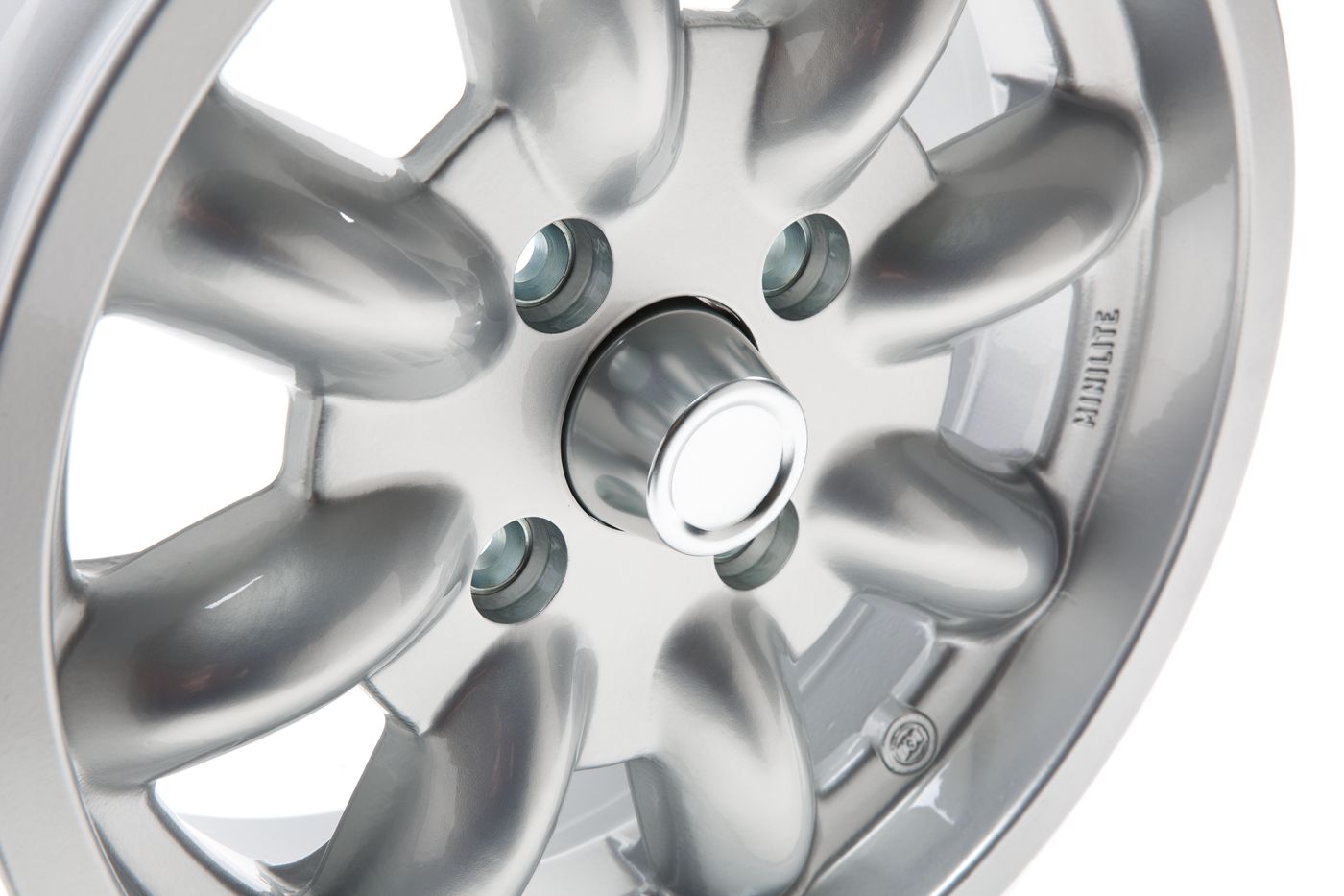 Leichtmetallrad
Alloy wheel
Jante en alliage
Felgi z lekkich met