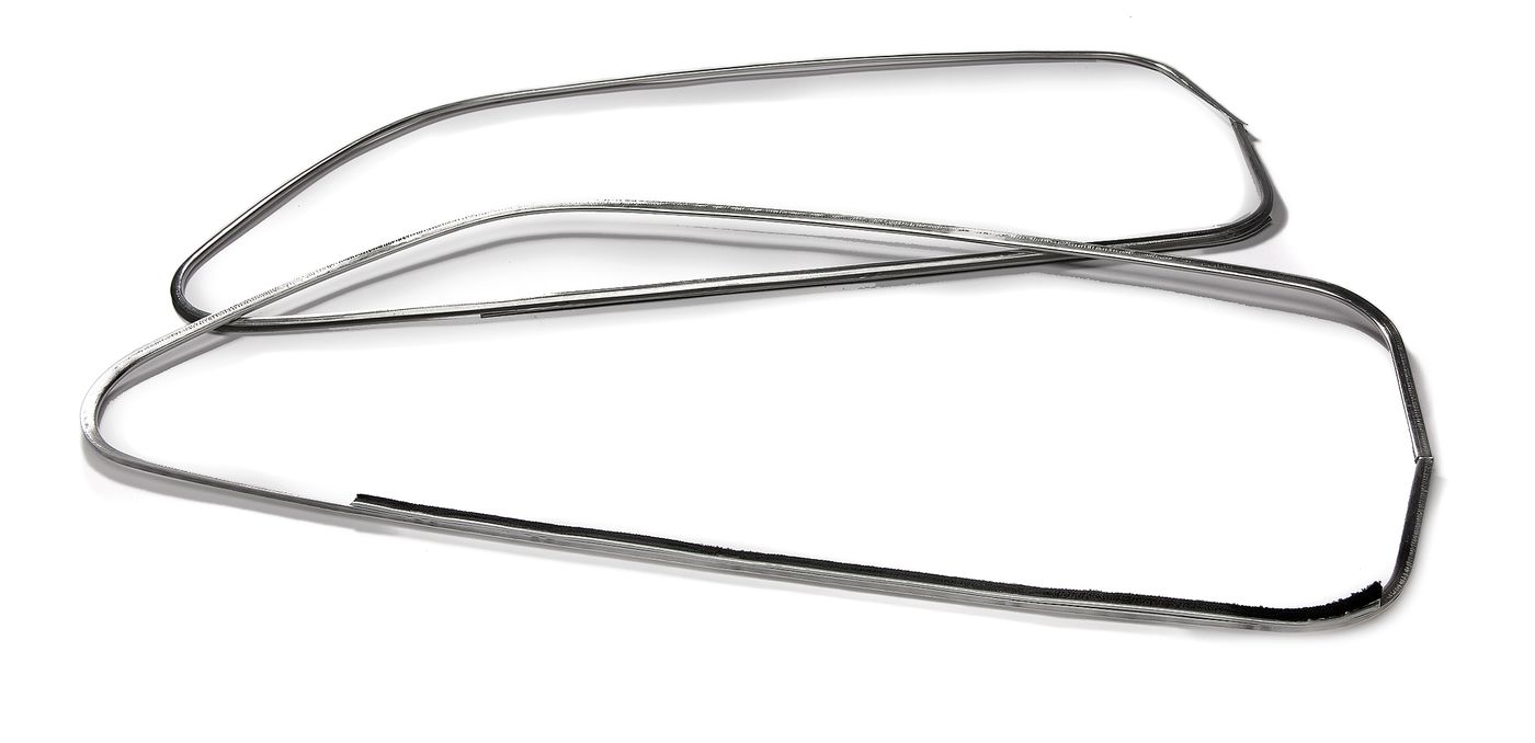 Chromrahmen
Chrome frames
Jeu de cadres chromés
Struttura croma