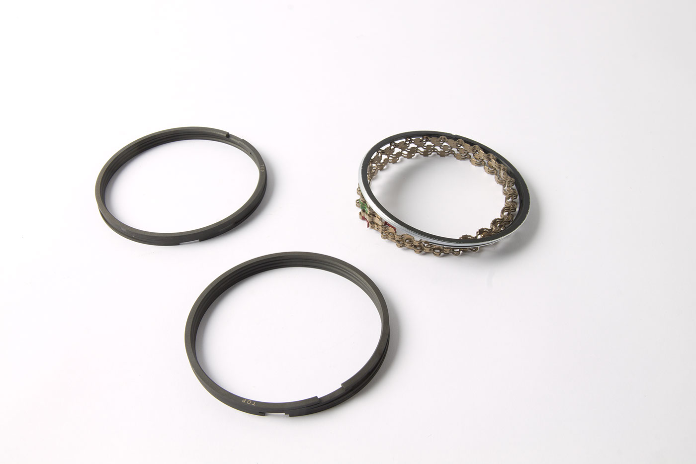 Satz Kolbenringe
Piston ring set
Set de segments de pistons
K