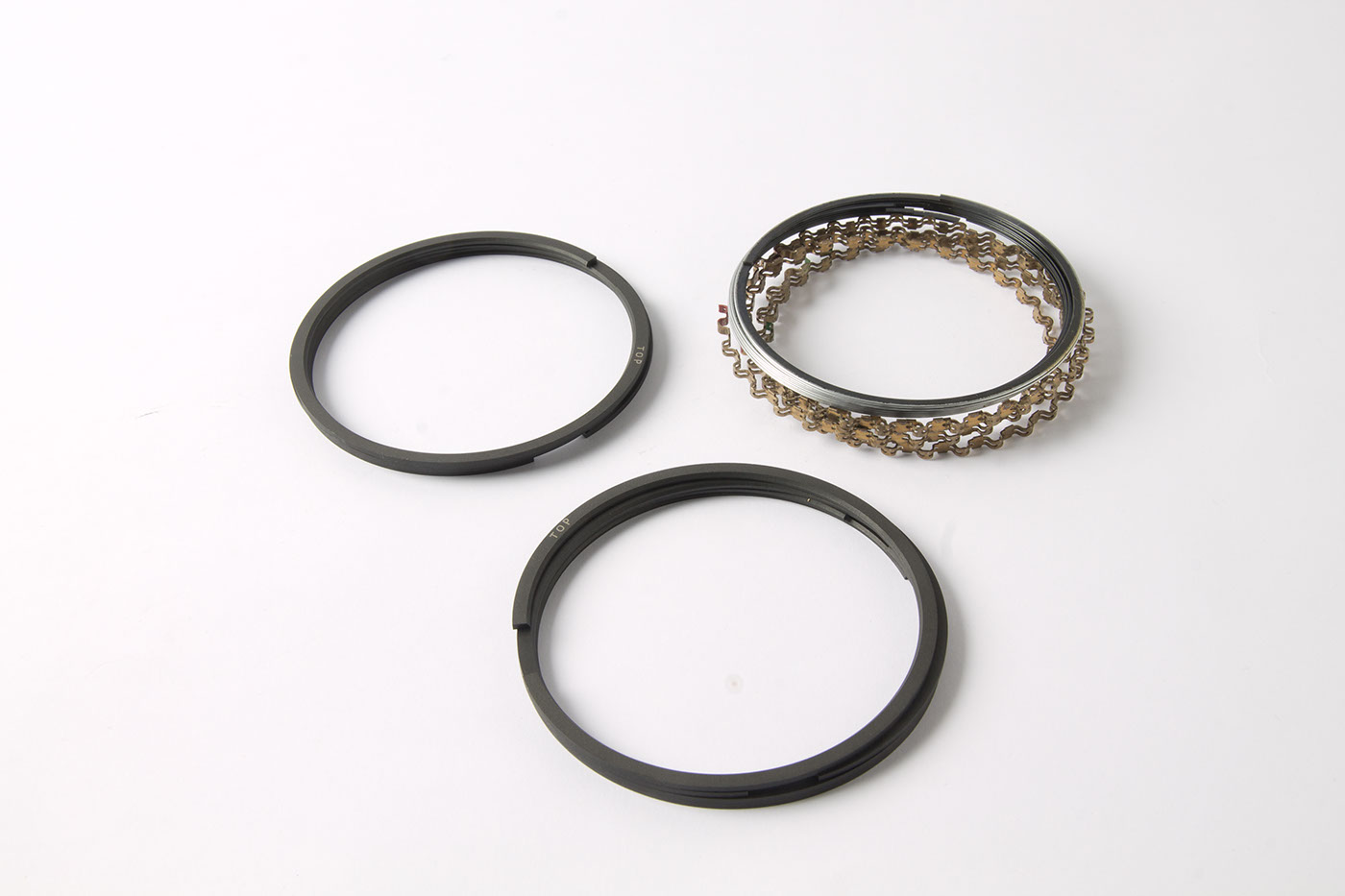 Satz Kolbenringe
Piston ring set
Set de segments de pistons
K