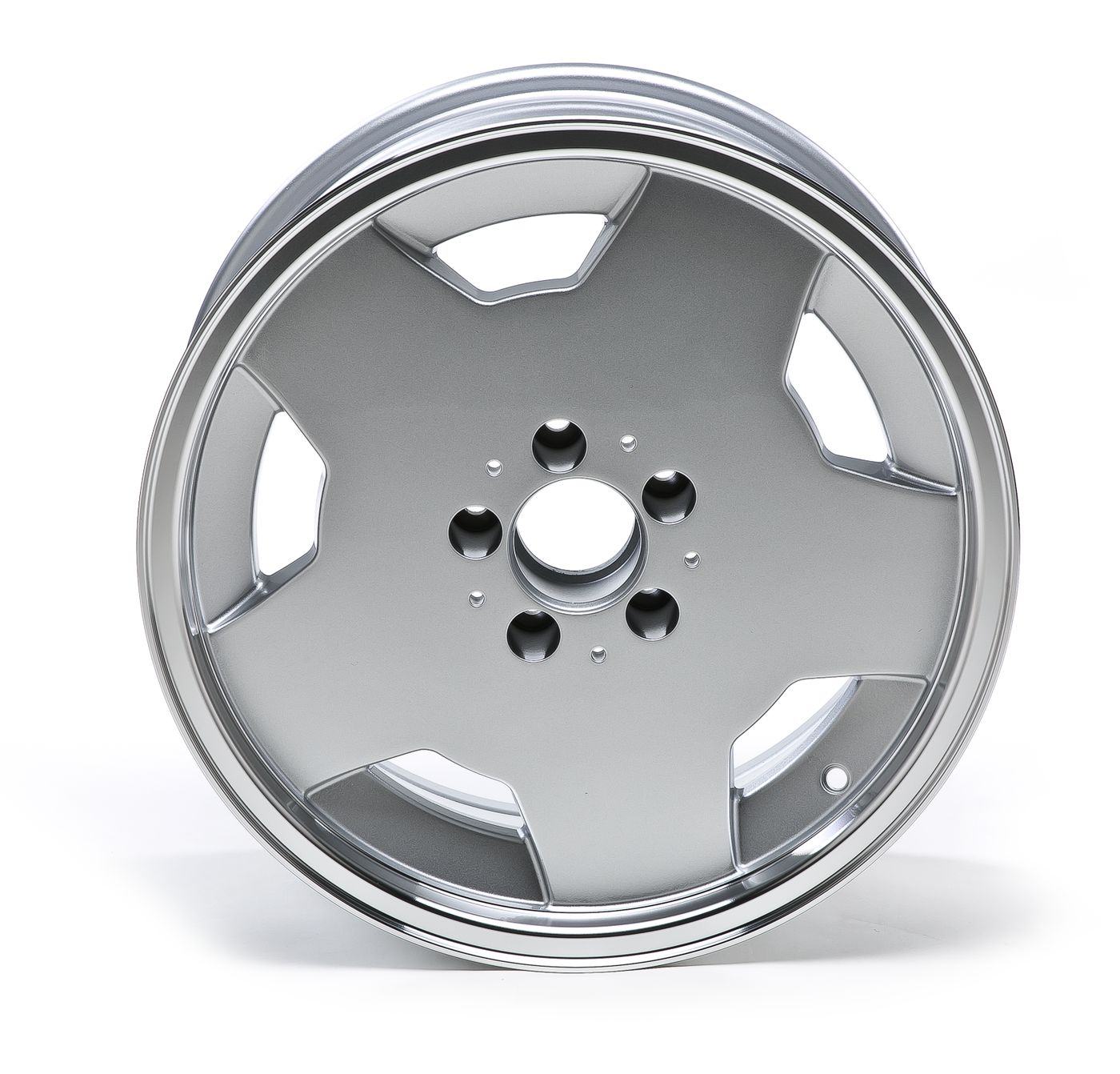 Leichtmetallrad
Alloy wheel
Jante en alliage
Felgi z lekkich met