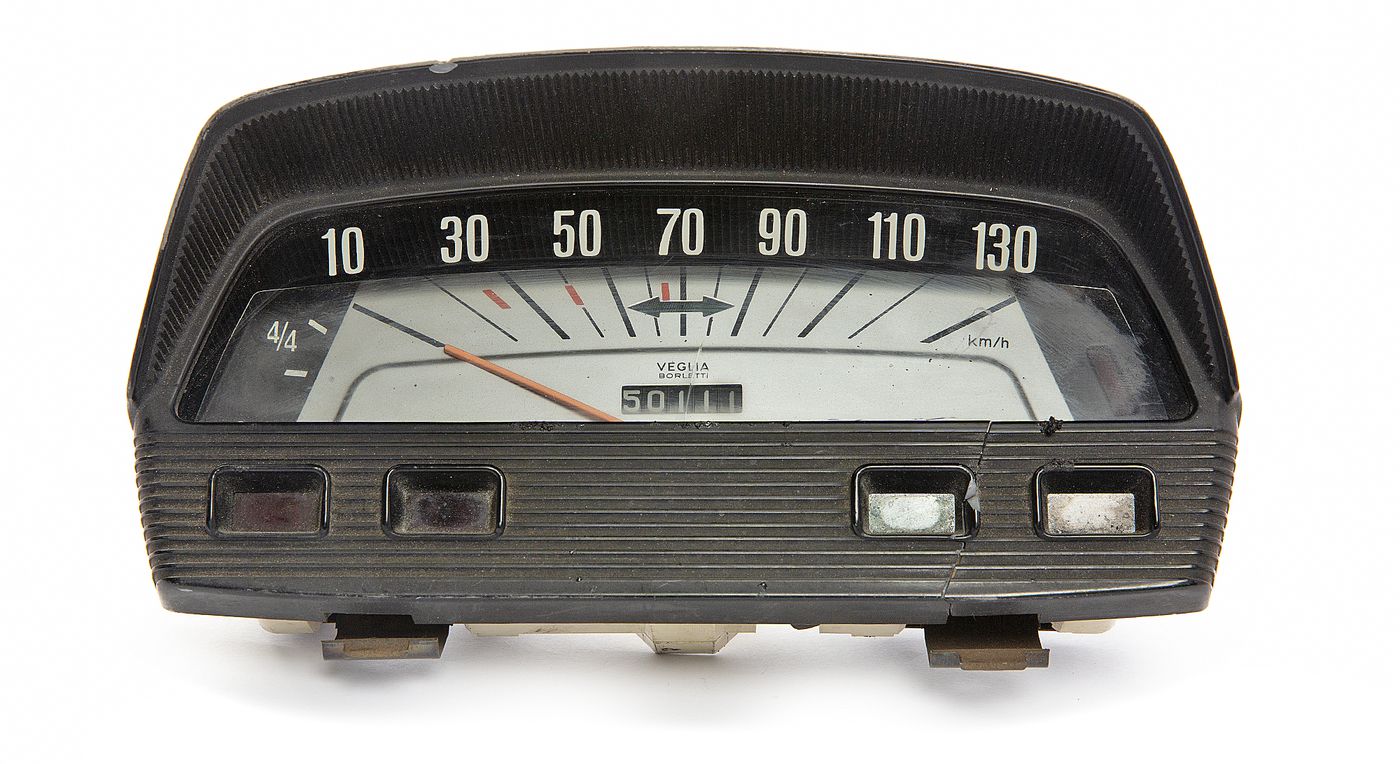 Tachometer
Speedometer
Tachymètre
Snelheidsmeter
Velocímetro
T