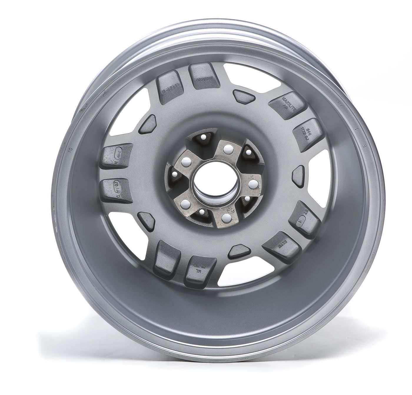 Leichtmetallrad
Alloy wheel
Jante en alliage
Felgi z lekkich met