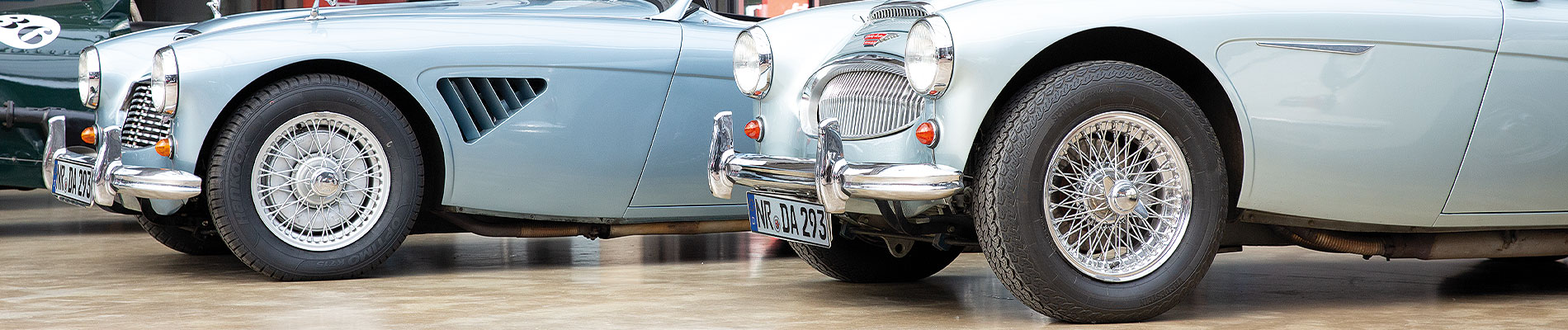 Austin Healey mit Blick auf Speichenräder