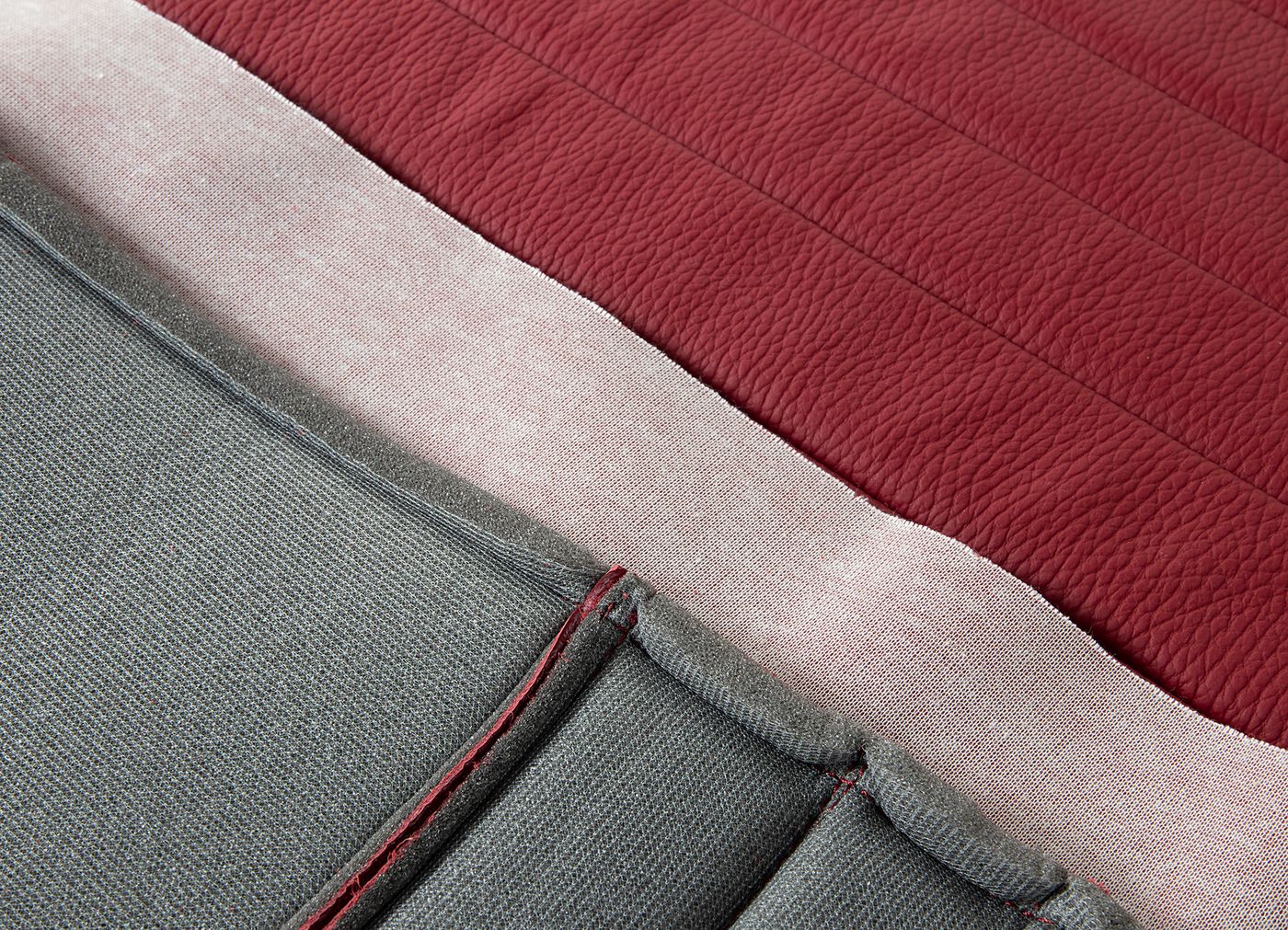 Ledersitzbezüge
Leather seat covers
Housses de siège en cuir
L