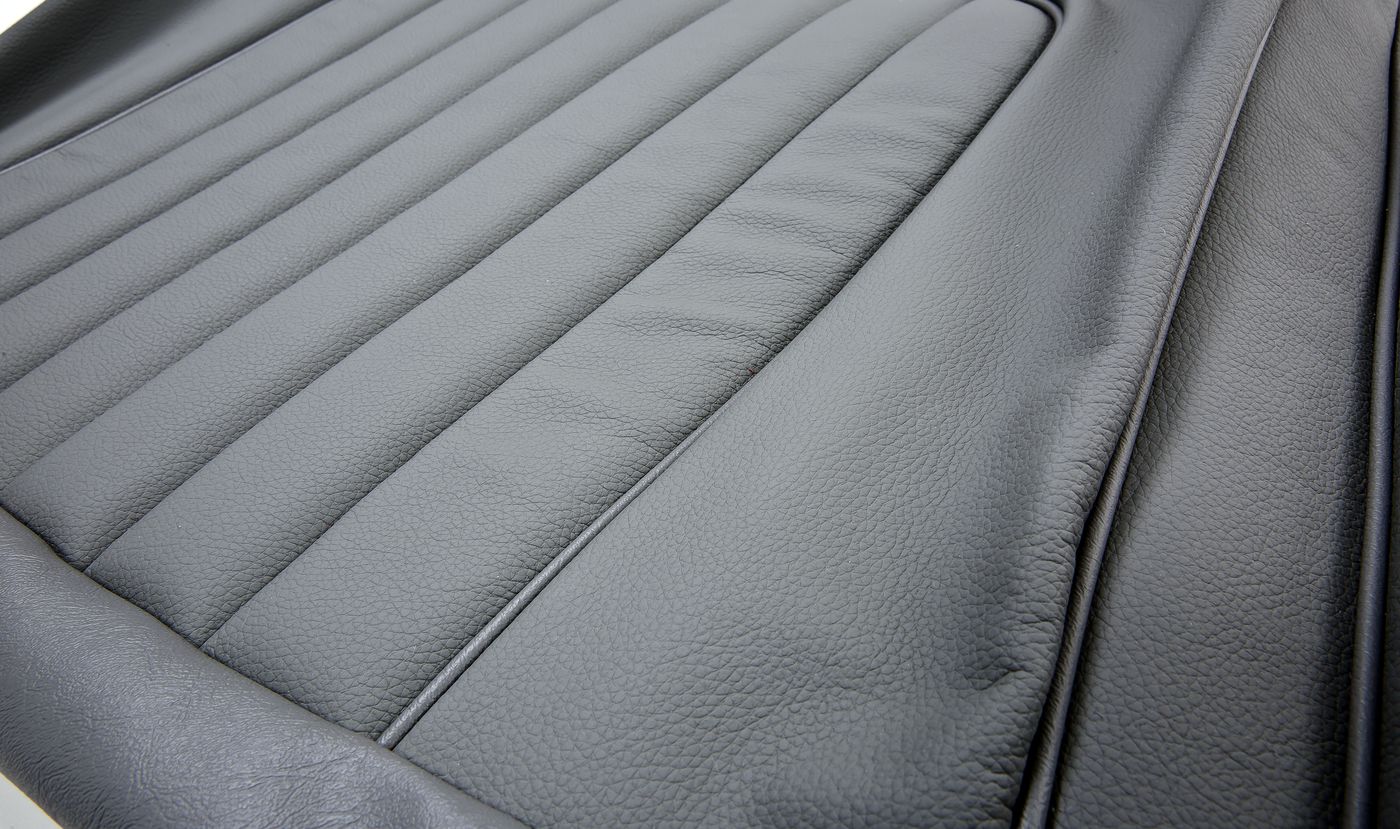 Ledersitzbezüge
Leather seat covers
Housses de siège en cuir
L