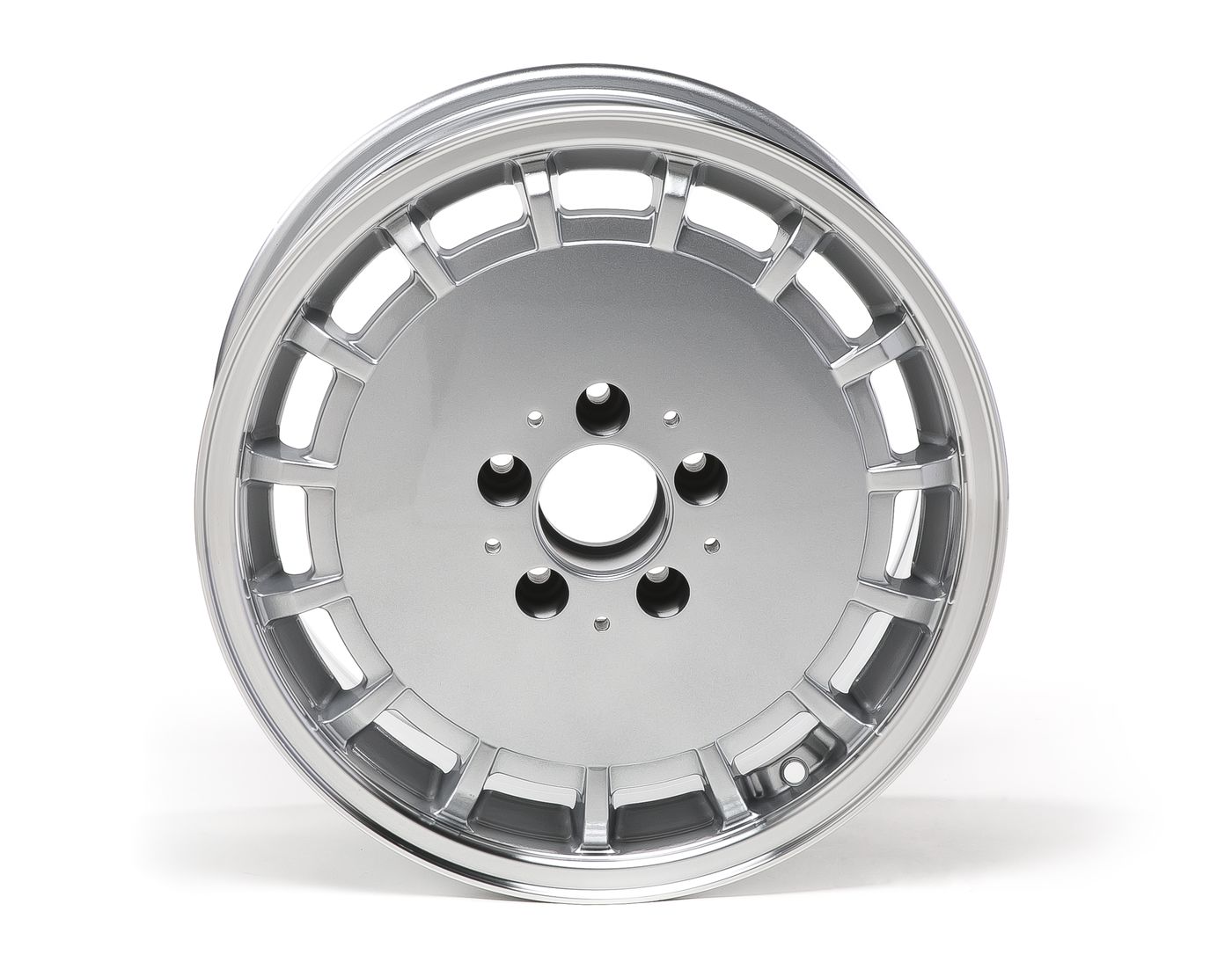 Leichtmetallrad
Alloy wheel
Jante en alliage
Felgi z lekkich met