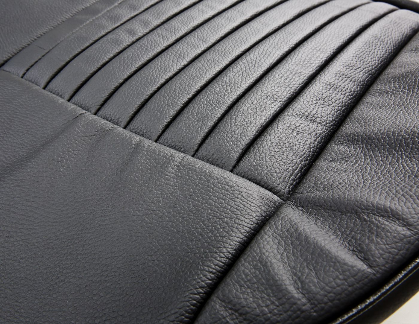 Ledersitzbezüge
Leather seat covers
Housses de siège en cuir
L