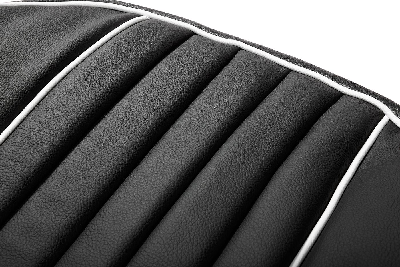 Ledersitzbezüge
Leather seat covers
Housses de siège en cuir
L