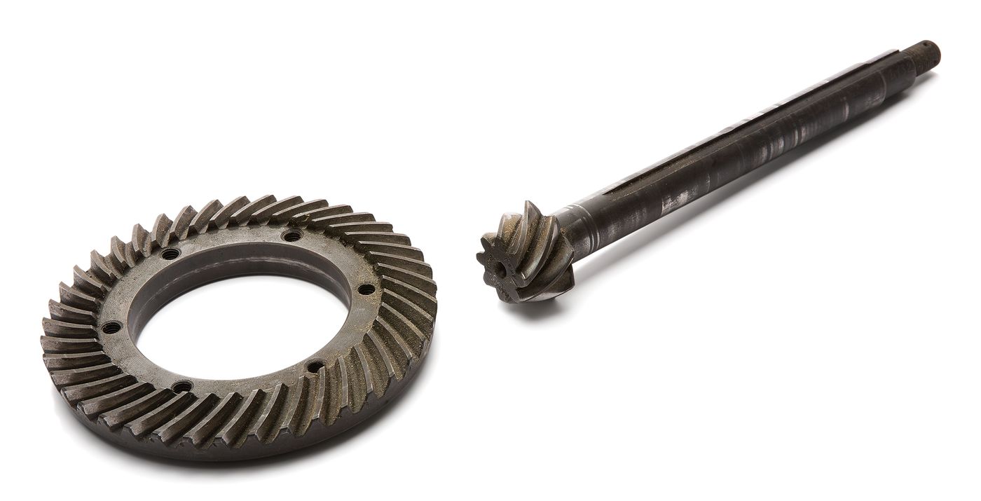 Teller- und Kegelrad
Crown wheel and pinion
Couple conique (pign