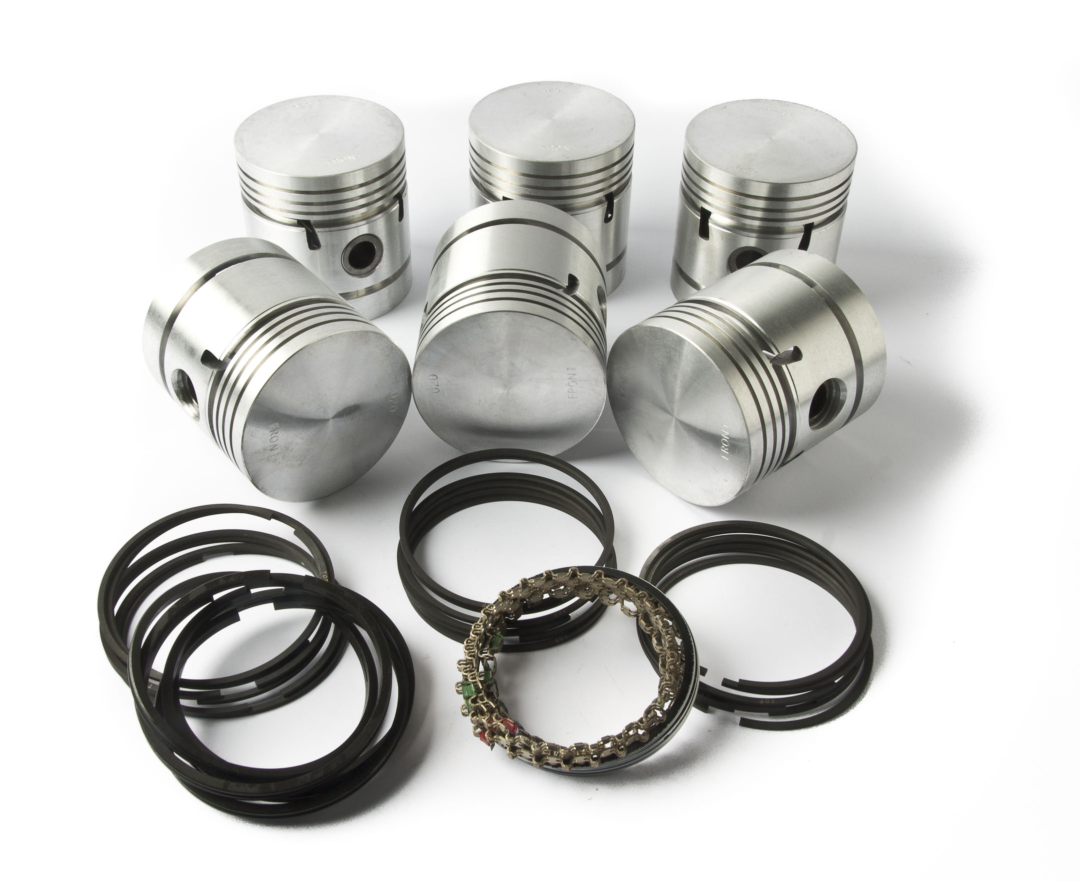 Kolbensatz
Piston set
Set de pistons
Zestaw tłoków
Zuiger 