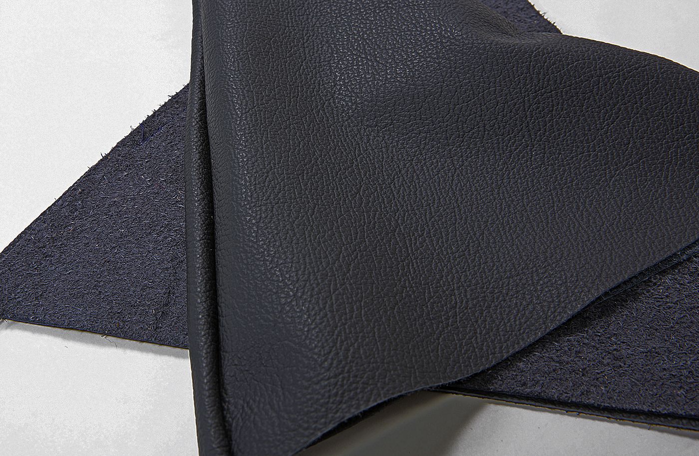 Ledersitzbezüge
Leather seat covers
Housses de siège en cuir
L