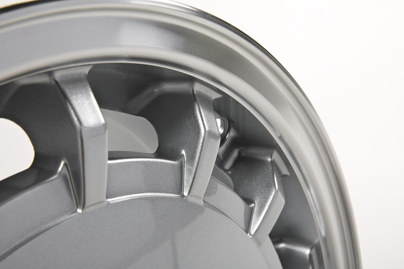 Leichtmetallrad
Alloy wheel
Jante en alliage
Felgi z lekkich met