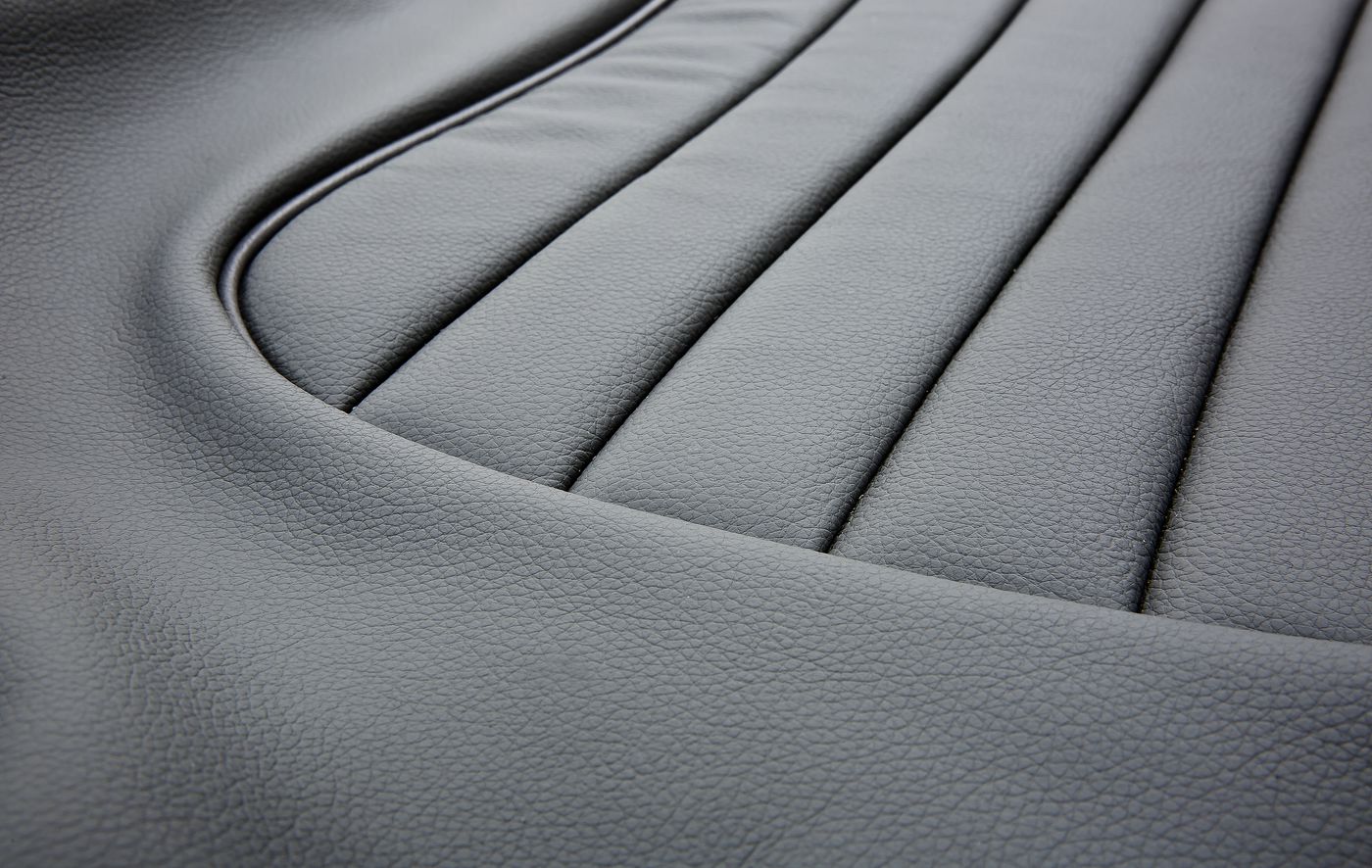 Ledersitzbezüge
Leather seat covers
Housses de siège en cuir
L