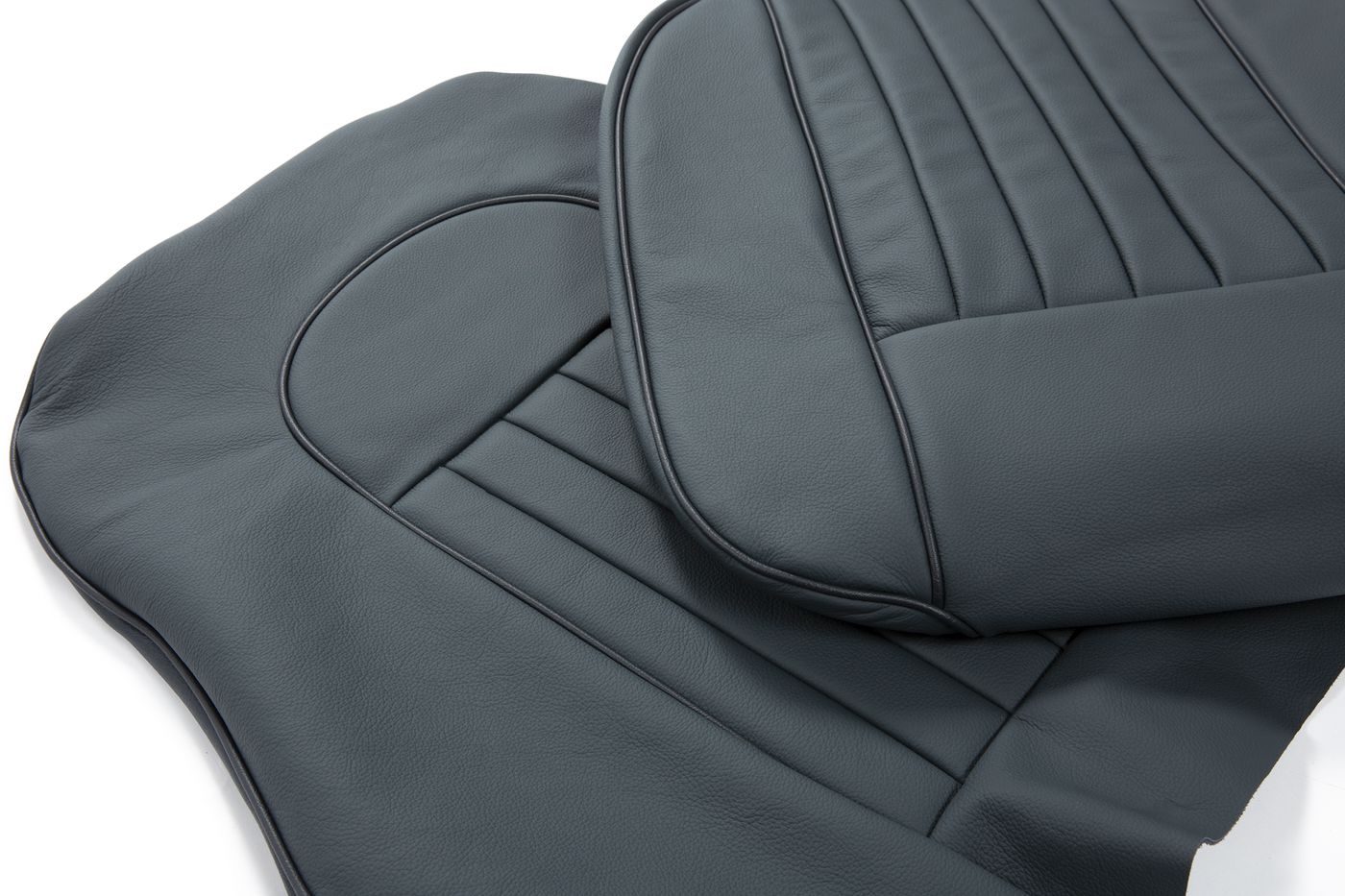 Ledersitzbezüge
Leather seat covers
Housses de siège en cuir
L