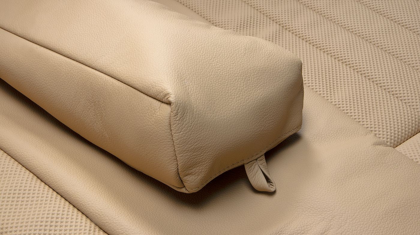 Ledersitzbezüge
Leather seat covers
Housses de siège en cuir
L