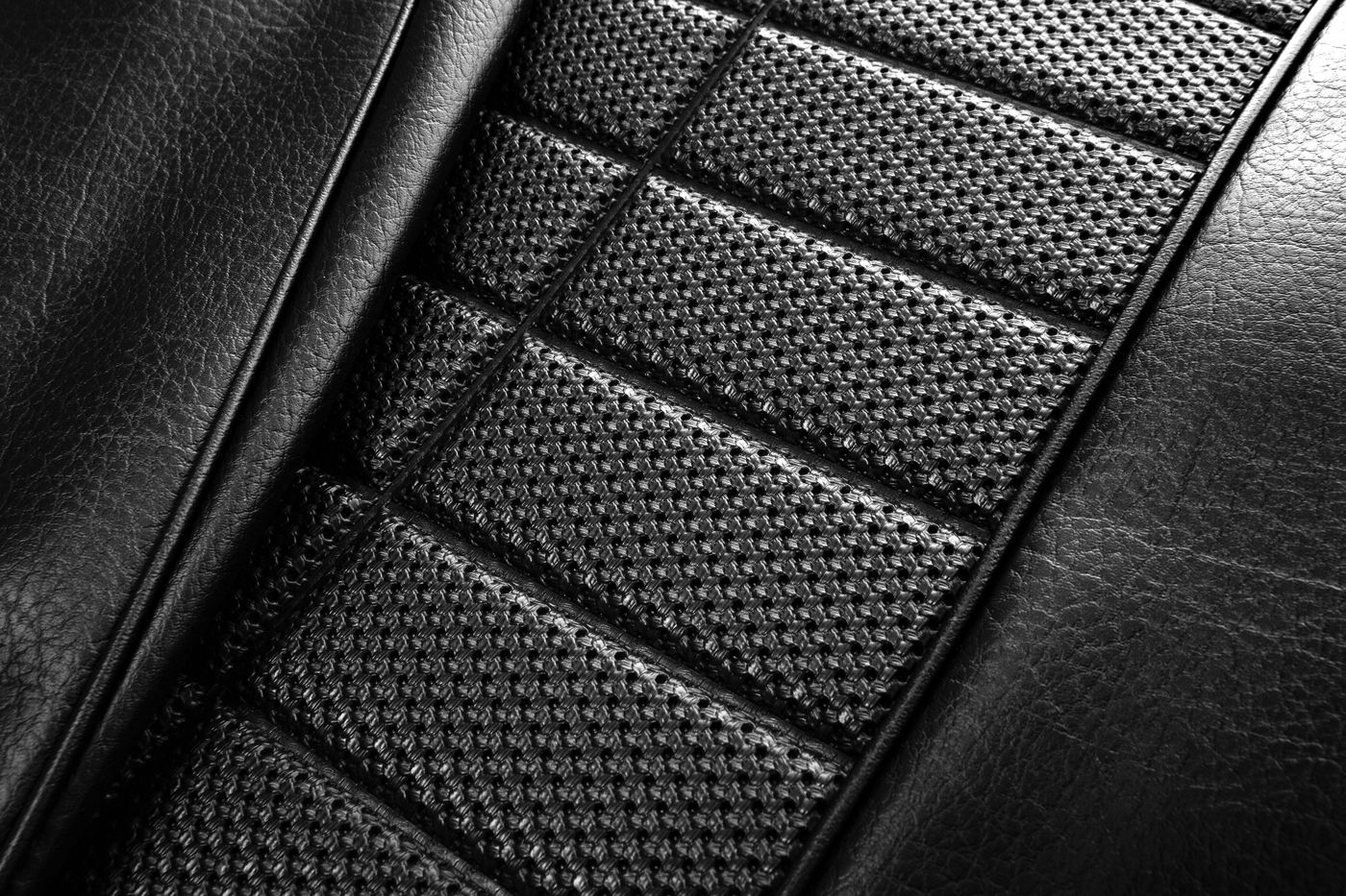 Vinylsitzbezüge
Vinyl seat covers
Housse de siège en vinyl
Fun