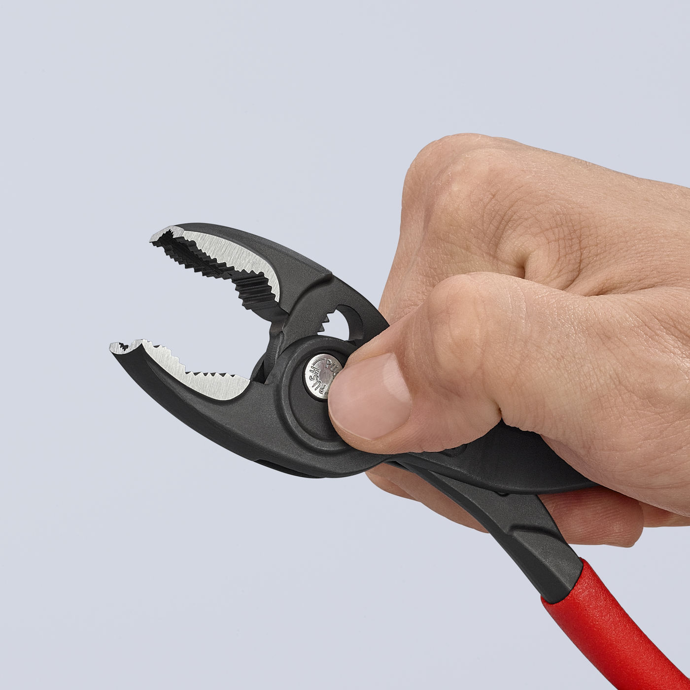 Frontgreifzange
Slip joint pliers
Pince multiprice frontale
Voor