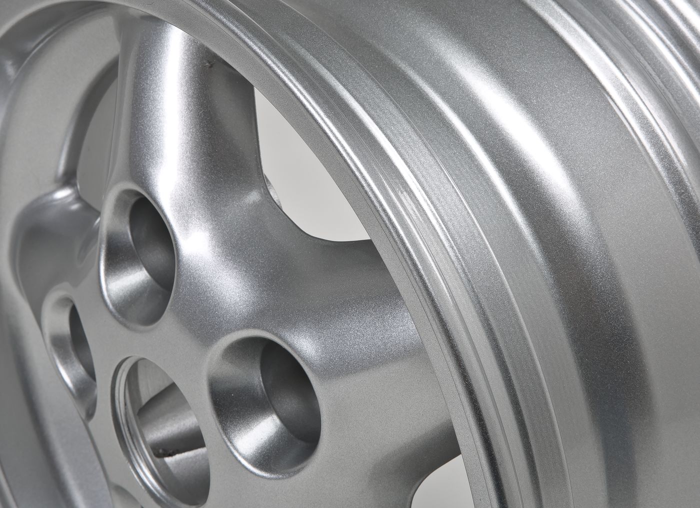 Leichtmetallrad
Alloy wheel
Jante en alliage
Felgi z lekkich met