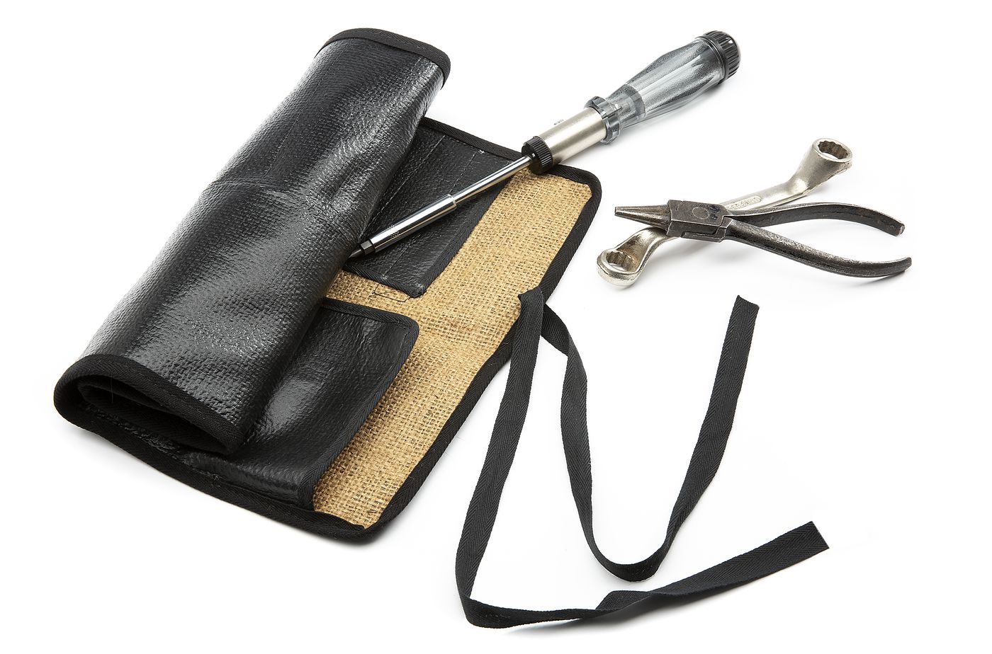 Werkzeugrolltasche
Tool roll
Trousse à outils pliante
Zwijana t