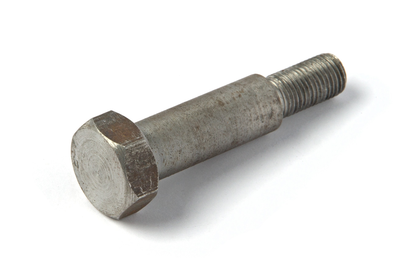 Drehbolzen
Pivot bolt
Goujon de torsion
Bulón rotativo