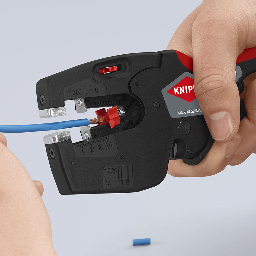 Elektriker-Multiwerkzeug
Multi-Tool for Electricians
Outil multi