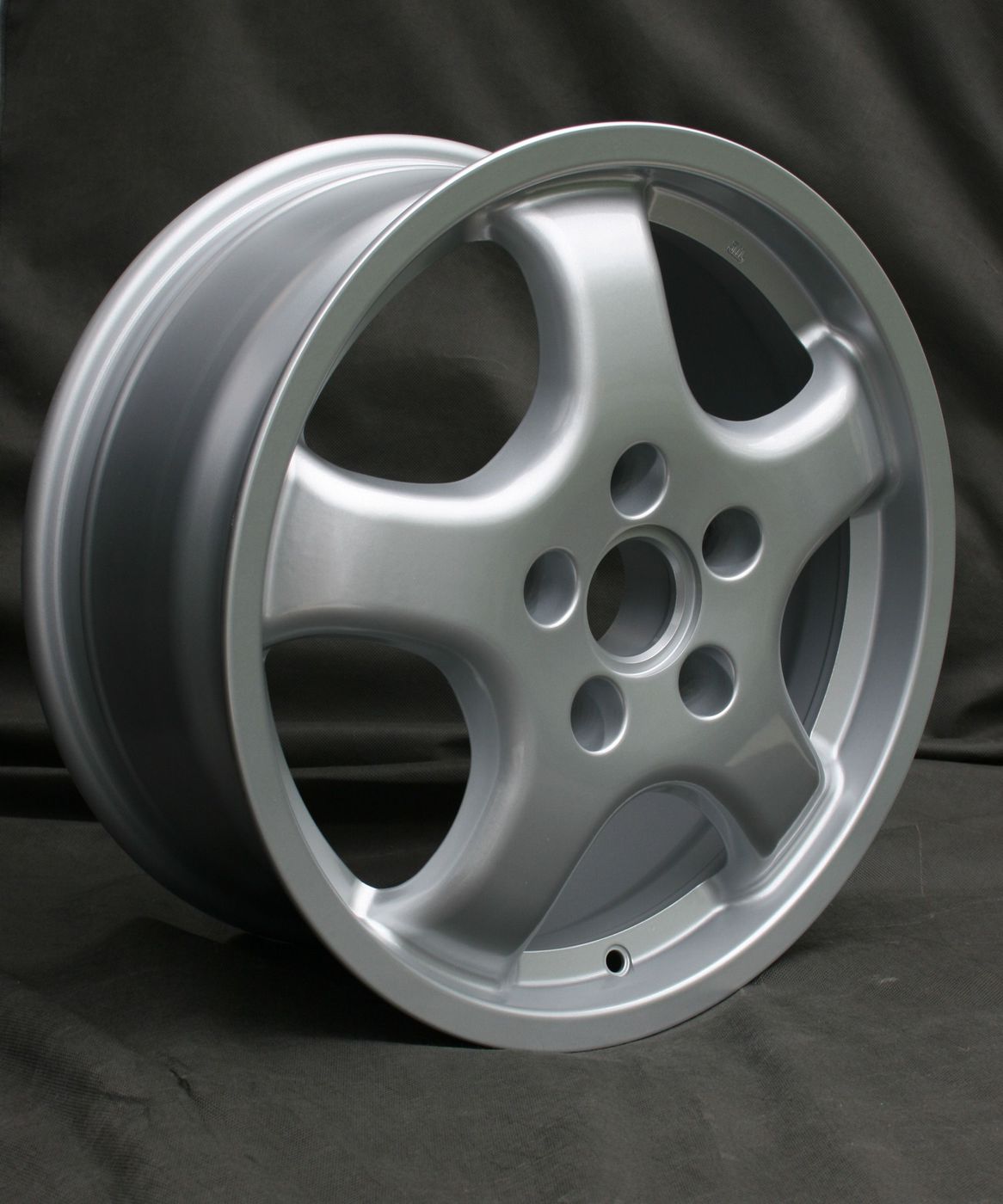 Leichtmetallrad
Alloy wheel
Jante en alliage
Felgi z lekkich met