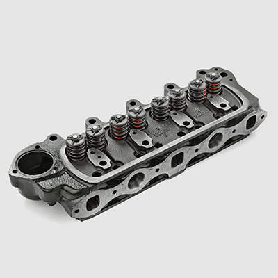 Cylinder head and valve train
