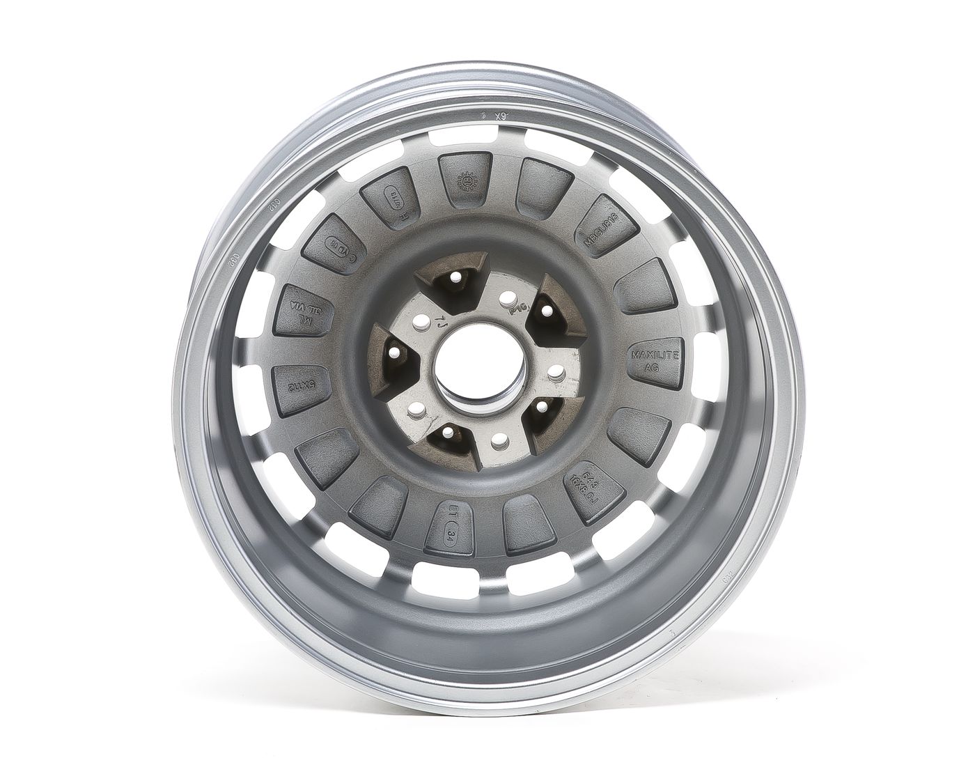 Leichtmetallrad
Alloy wheel
Jante en alliage
Felgi z lekkich met