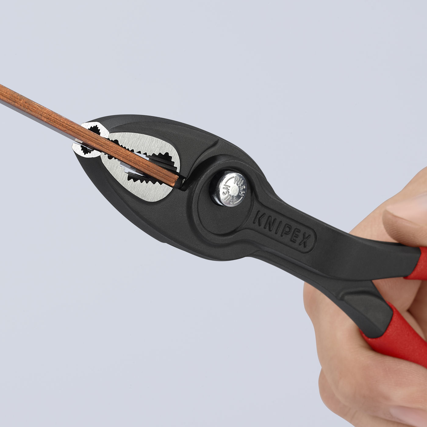 Frontgreifzange
Slip joint pliers
Pince multiprice frontale
Voor