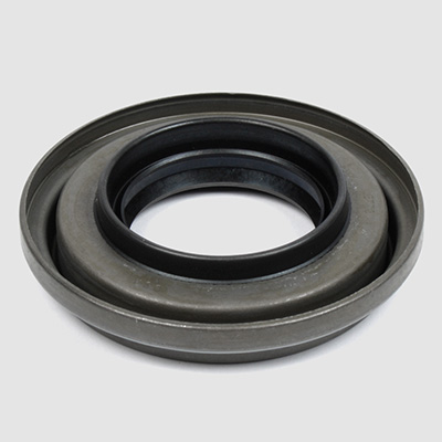Axle casing, differential and propshaft