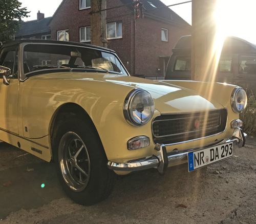 Austin Healey Sprite (1958-1971) and MG Midget (1961-1979)