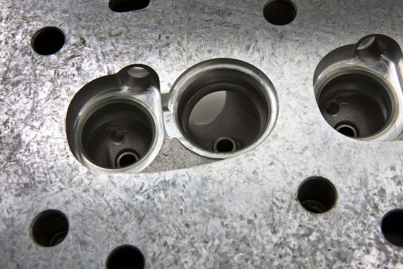 Zylinderkopf
Cylinder head
Culasse
Głowica cylindrowa
Cylinderk