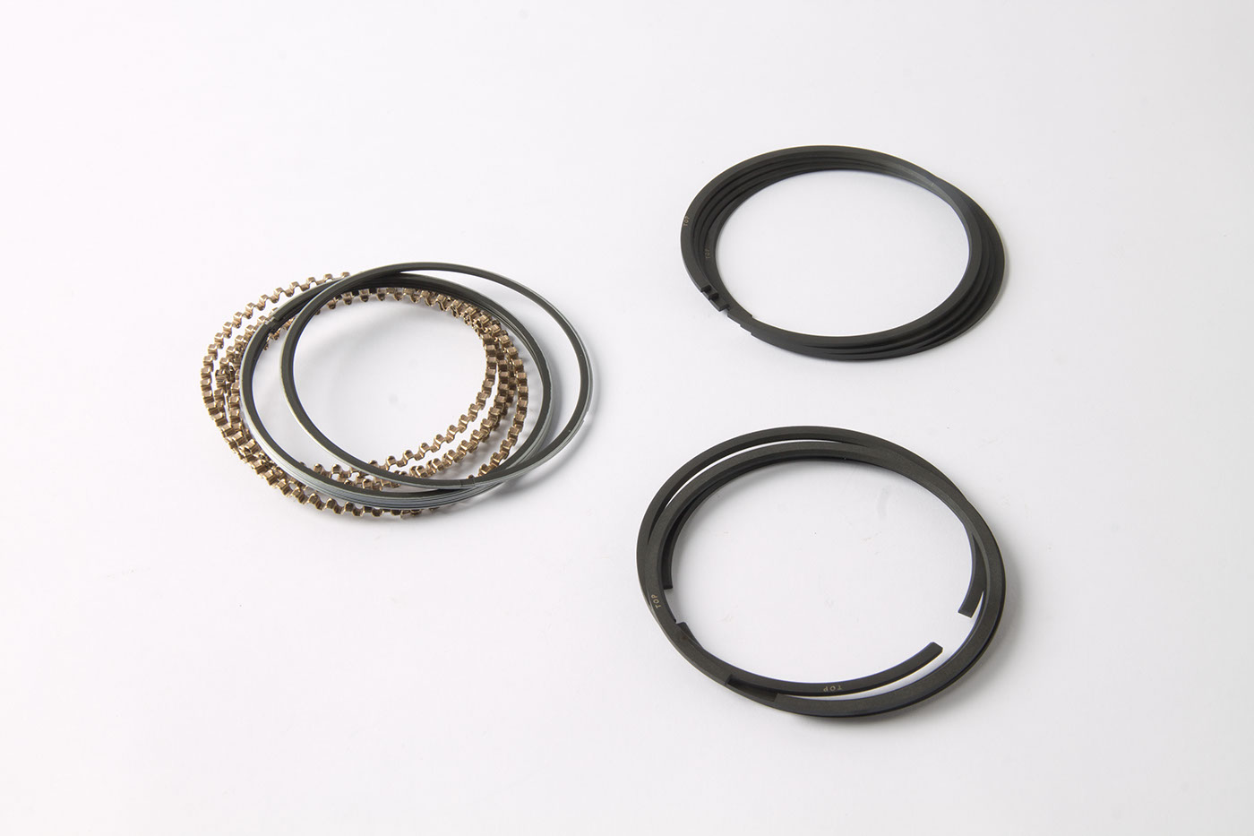 Satz Kolbenringe
Piston ring set
Set de segments de pistons
K