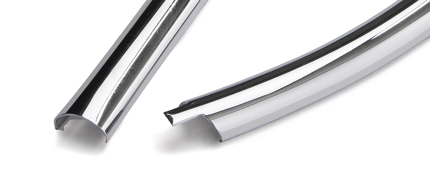 Chromleisten
Chrome mouldings
Baguettes chromées