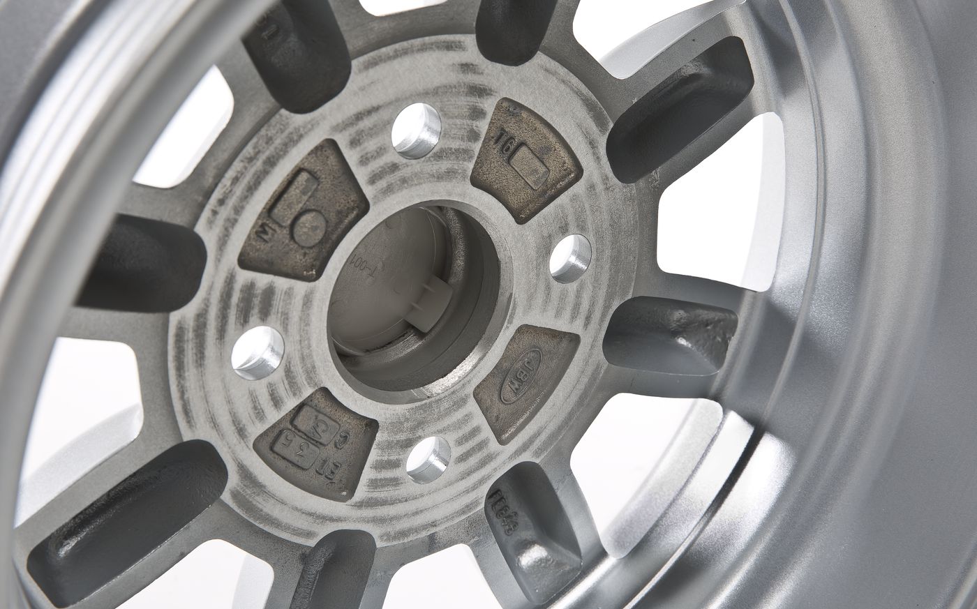 Leichtmetallrad
Alloy wheel
Jante en alliage
Felgi z lekkich met