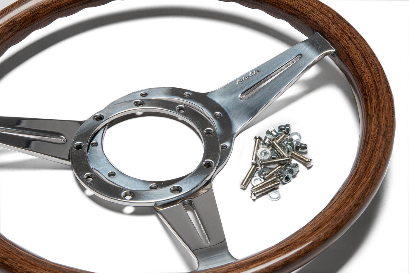 Holzlenkrad
Woodrim steering wheel
Volant en bois
Kierownica dre