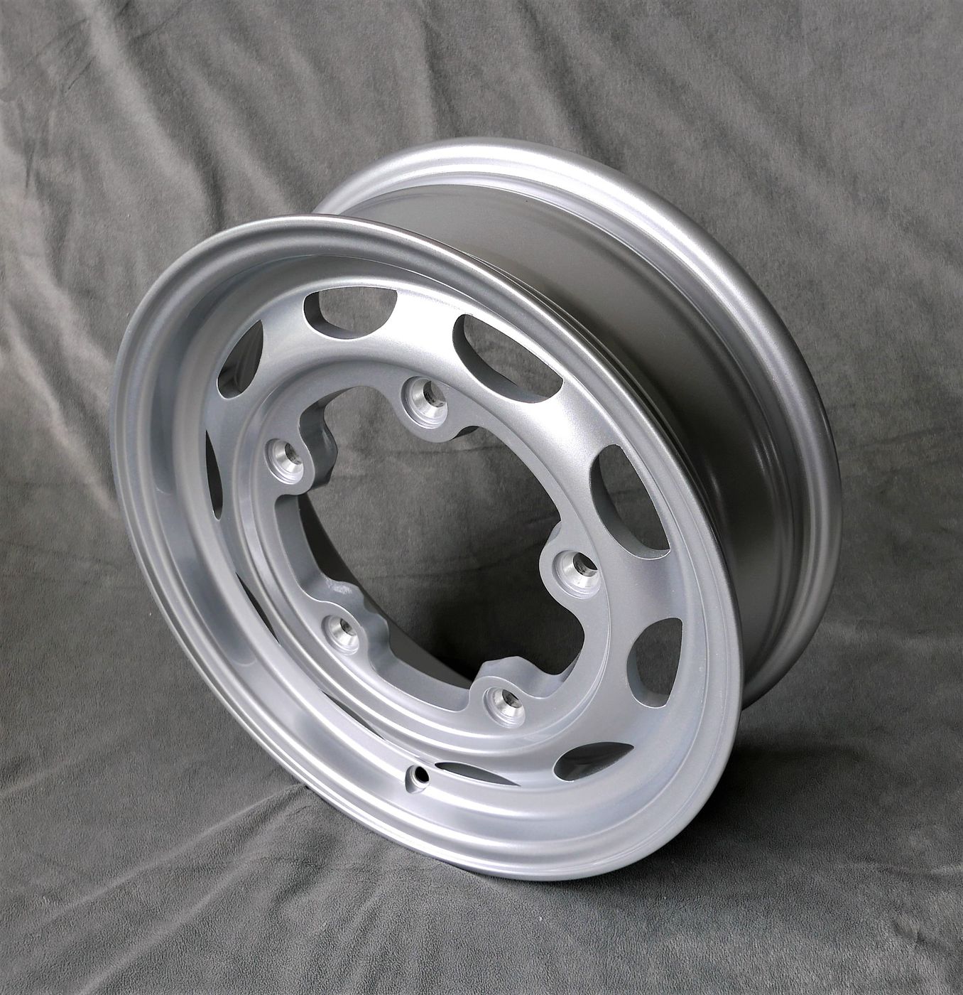 Leichtmetallrad
Alloy wheel
Jante en alliage
Felgi z lekkich met