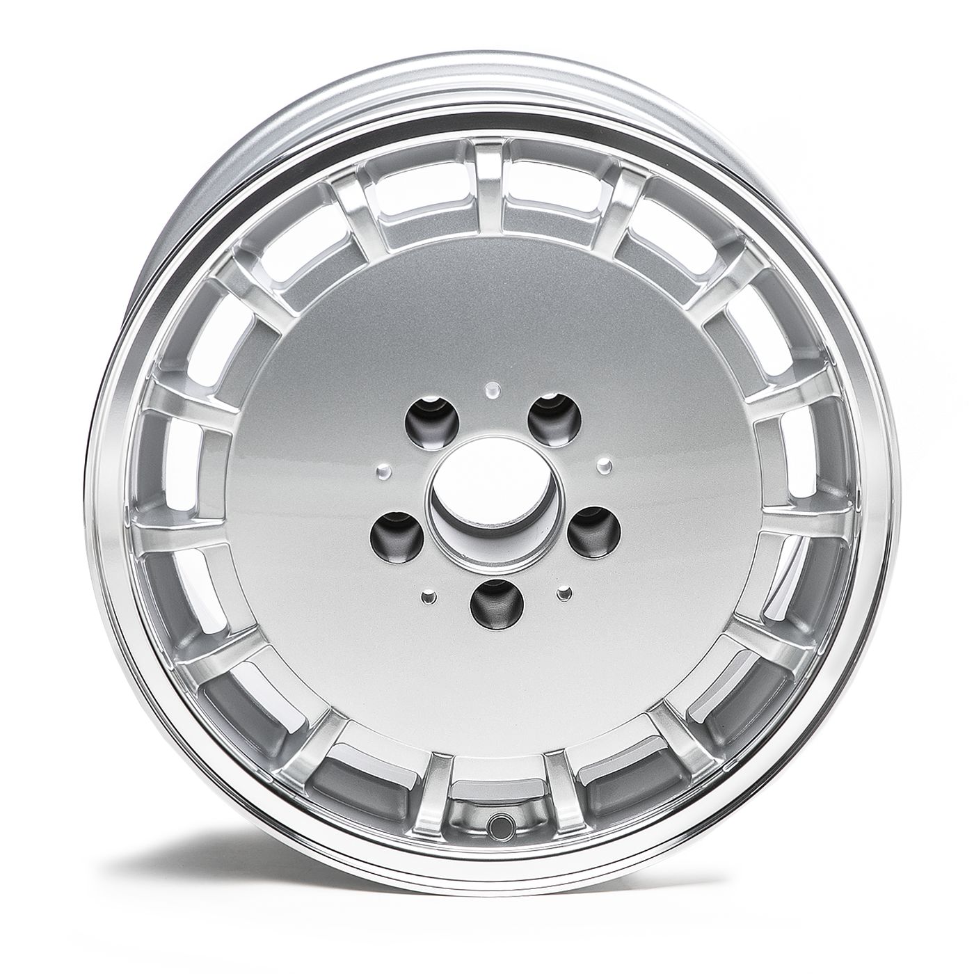 Leichtmetallrad
Alloy wheel
Jante en alliage
Felgi z lekkich met