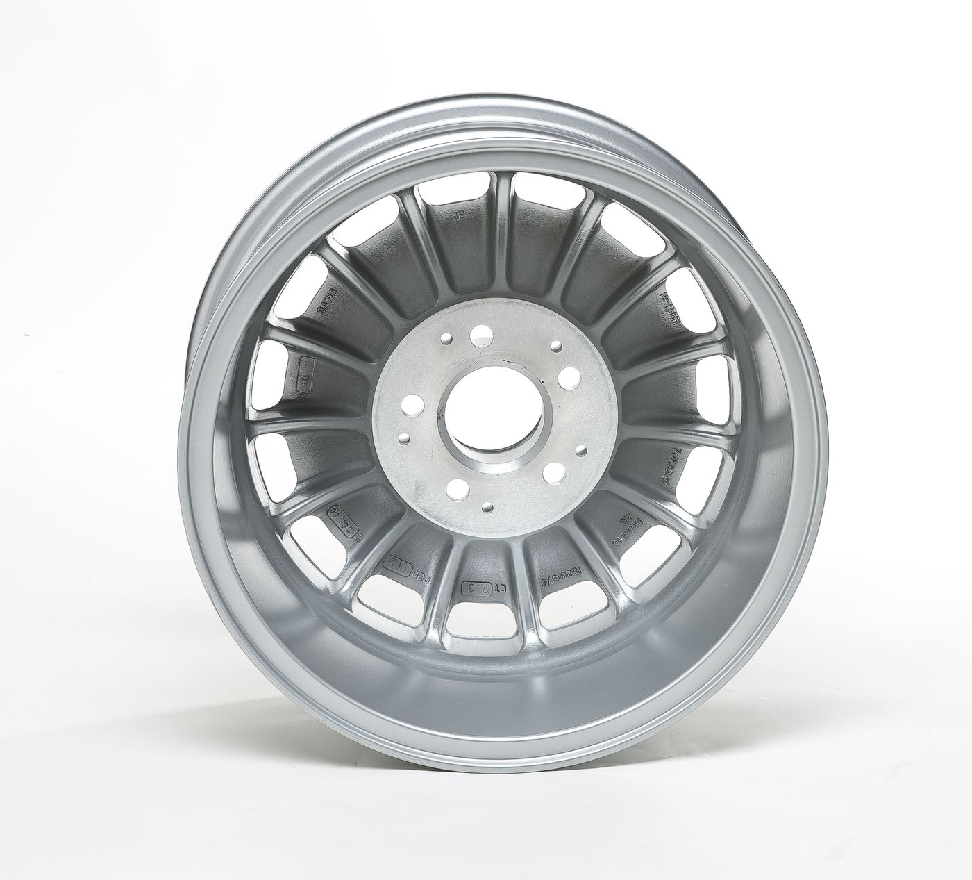 Leichtmetallrad
Alloy wheel
Jante en alliage
Felgi z lekkich met